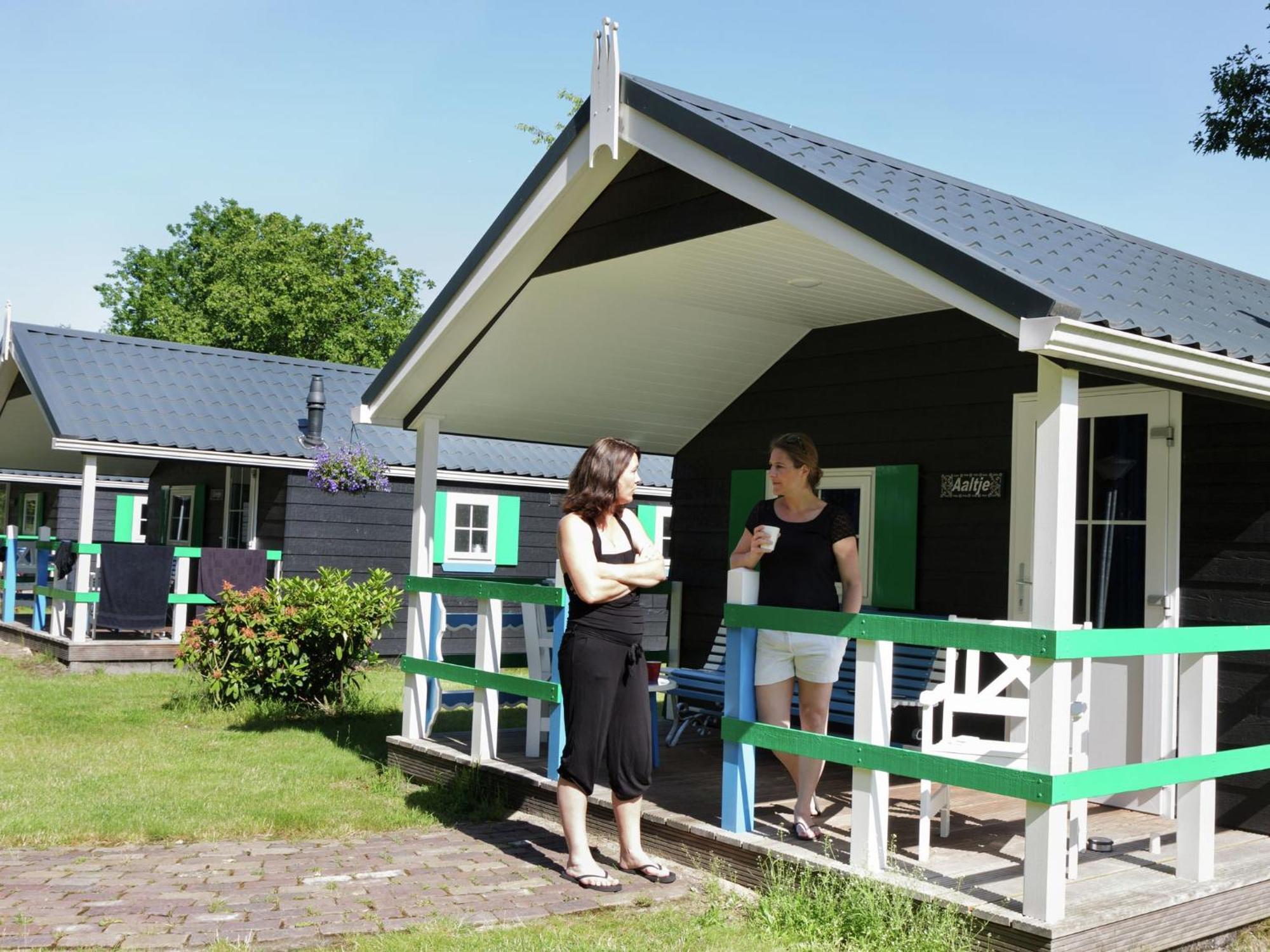 Chalet With Dishwasher, In Natural Environment IJhorst ภายนอก รูปภาพ